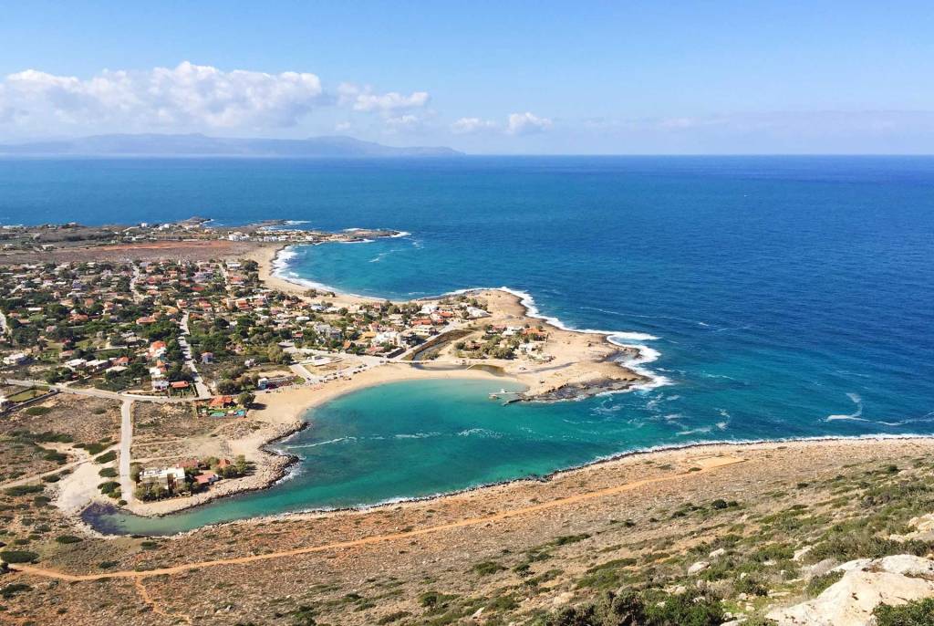 Apartments, houses, and hotels in Stavros Beach.