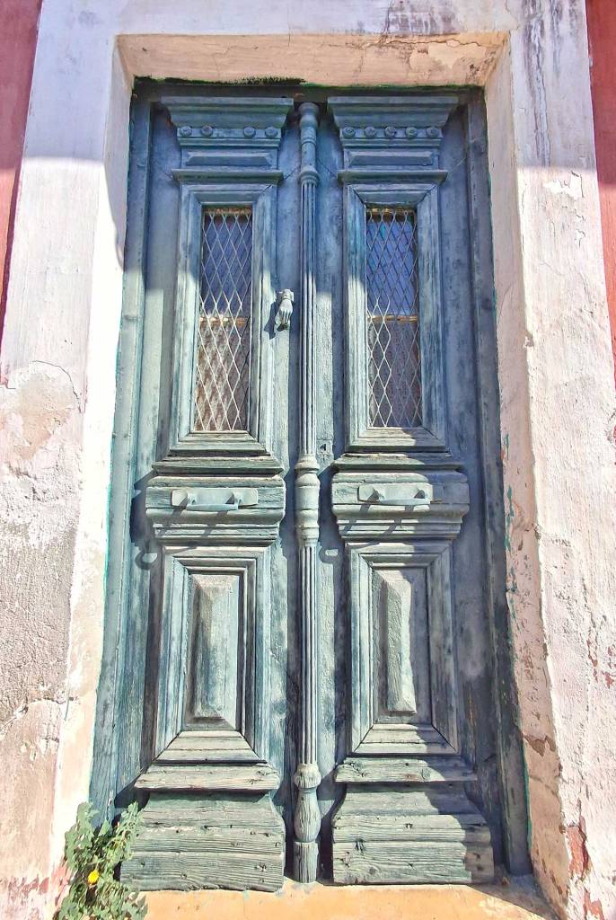 A picturesque door in Halepa.
