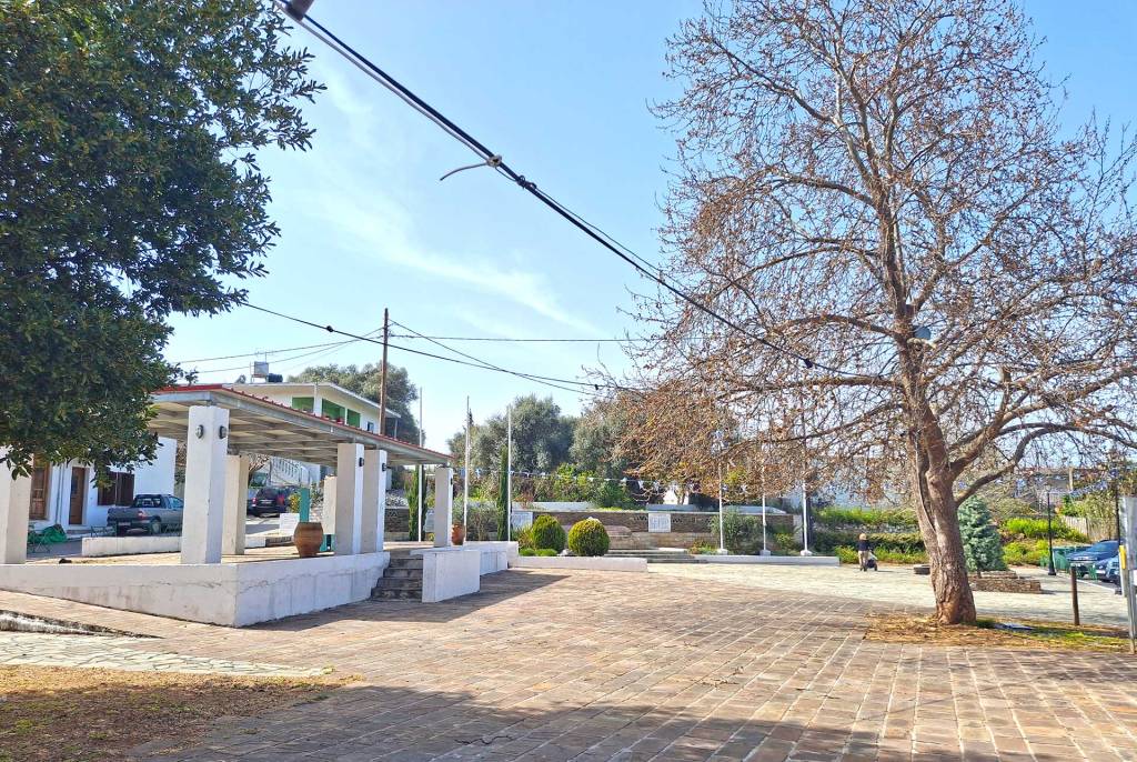 A big square in Kandanos.