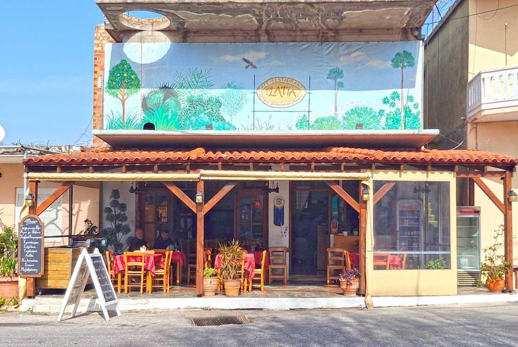"I Platia" Tavern in Kandanos Village.