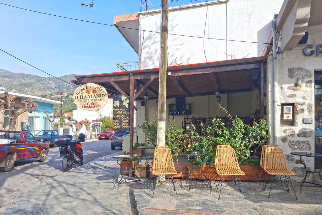 Platanos Cafe Restaurant in Kandanos Village.
