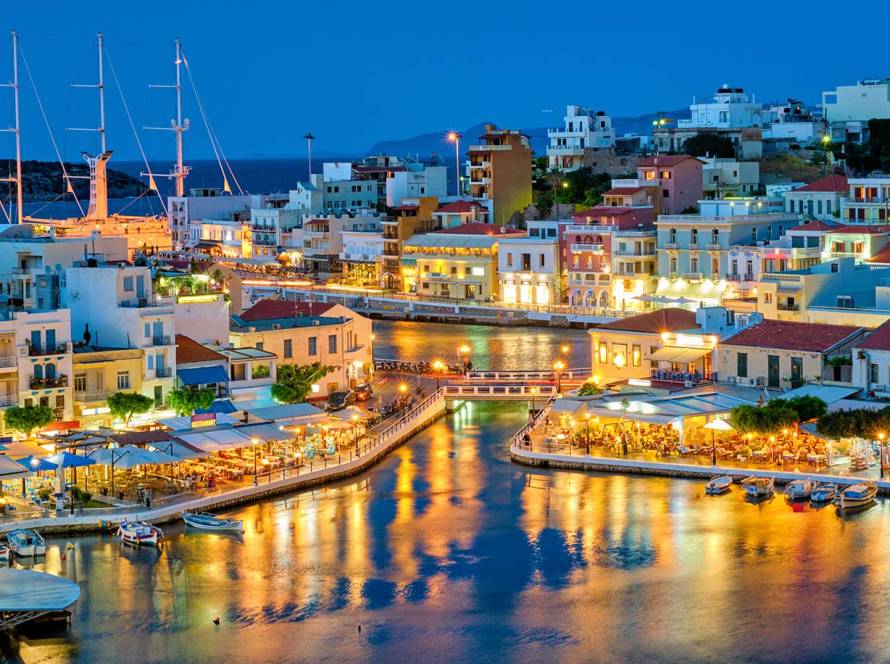 Agios Nikolaos (Lasithi) by night.
