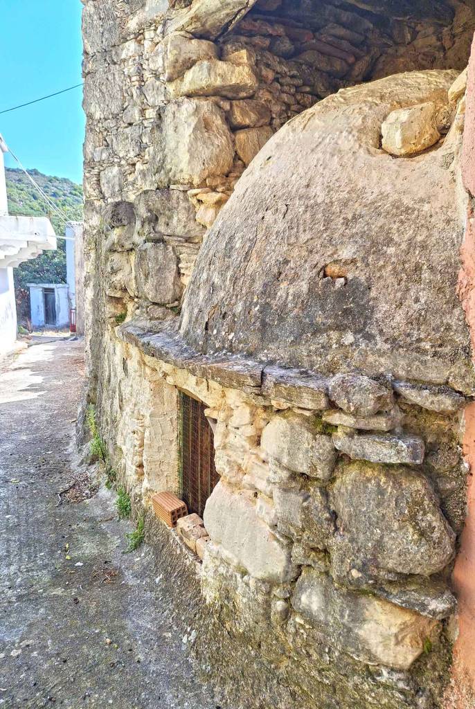 An old stone-built wood oven in Moni.