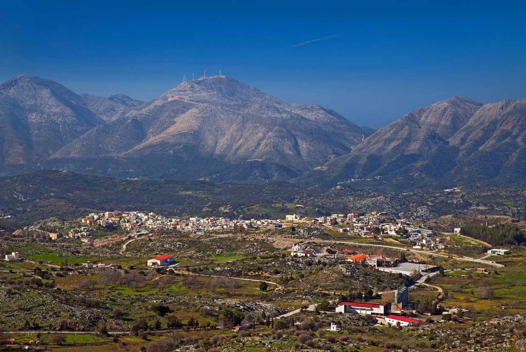 The mountainous Anogia Village in Rethymno.