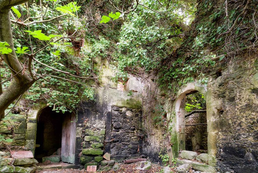 A stone building in Myli Gorge (Rethymno).