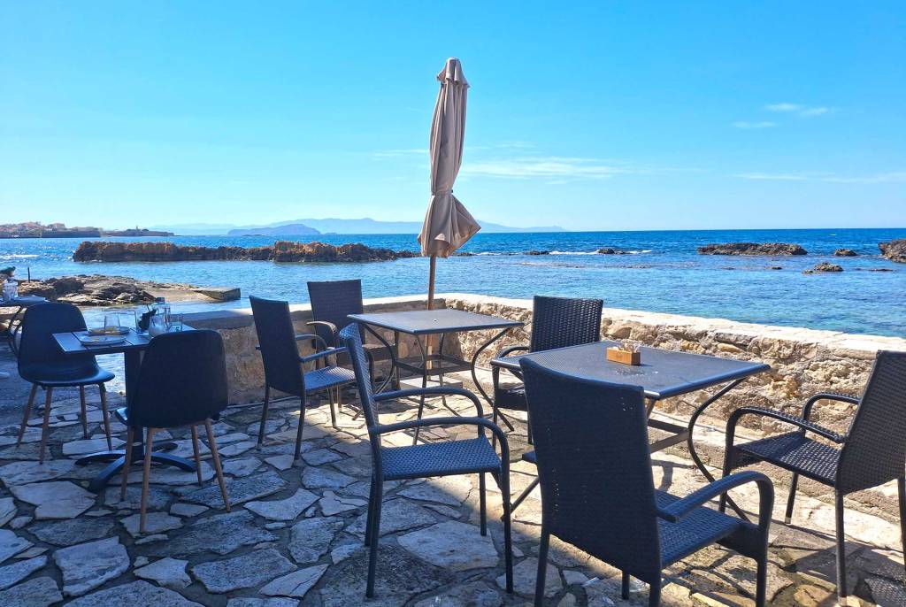 A seaside cafe in Tabakaria.