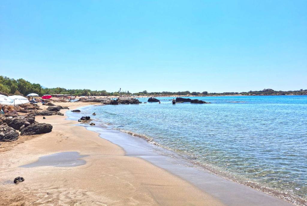 The sea of the sandy Grammeno Beach (Houmas).