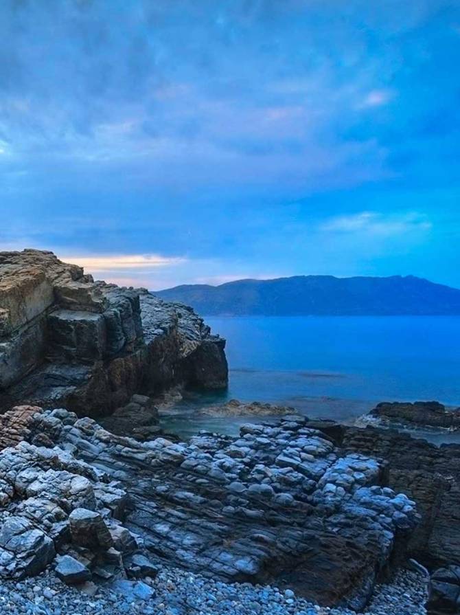 Rocks in Nopigia Beach at night.